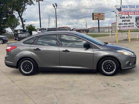 Used 2014 Ford Focus S FWD image 8