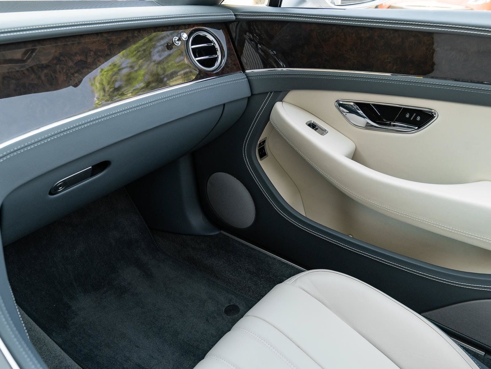 Used 2022 Bentley Continental GT AWD/4WD image 40