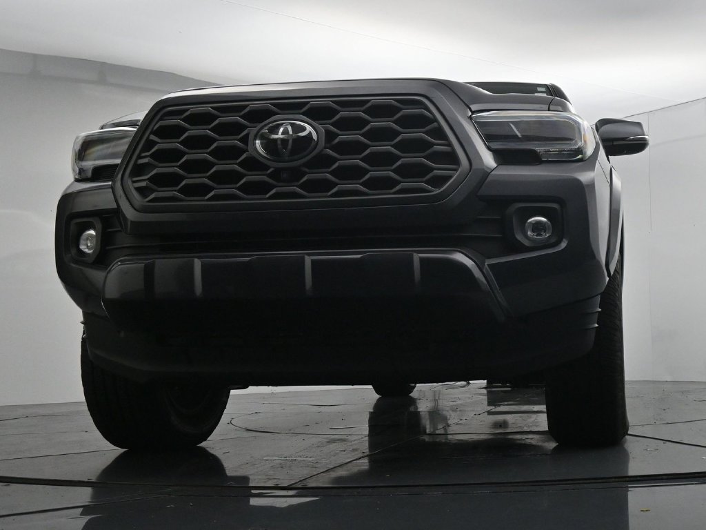 Used 2023 Toyota Tacoma TRD Sport w/ TRD Premium Sport Package AWD/4WD image 33