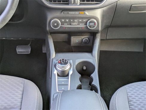 Used 2020 Ford Escape SE image 20
