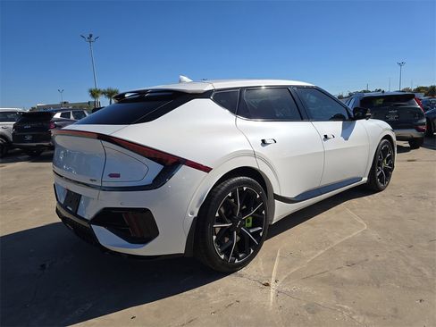 New 2025 Kia EV6 GT image 8