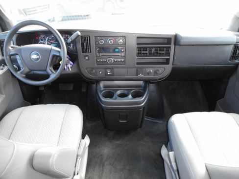 Used 2016 Chevrolet Express 3500 LT w/ LT Preferred Equipment Group image 22