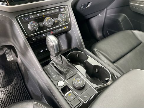 Certified 2022 Volkswagen Atlas SE image 13