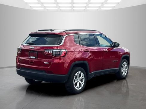 Certified 2024 Jeep Compass Latitude AWD/4WD image 7