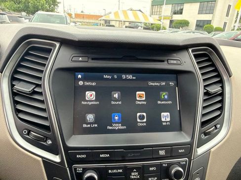 Used 2017 Hyundai Santa Fe Sport FWD image 24