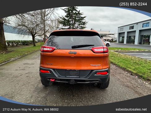 Used 2016 Jeep Cherokee Trailhawk w/ Leather Interior Group image 27