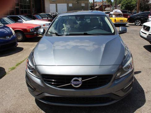 Used 2017 Volvo S60 T5 Dynamic FWD image 2