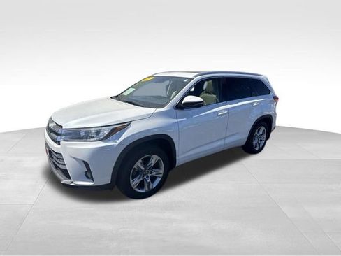Used 2017 Toyota Highlander Limited AWD/4WD image 6