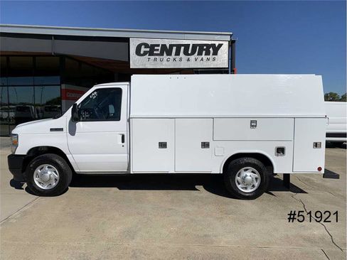 Used 2022 Ford E-350 and Econoline 350 Super Duty w/ Power Windows & Locks Group image 4