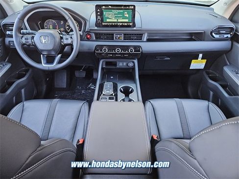 New 2025 Honda Pilot Touring image 8