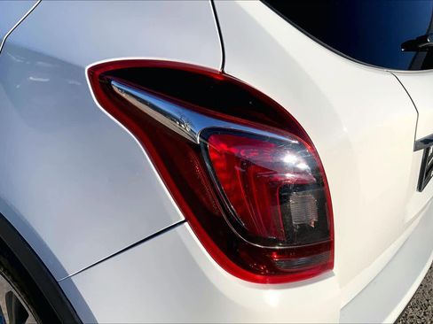 Used 2020 Buick Encore Preferred image 28