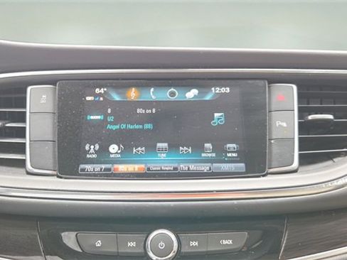 Used 2019 Buick Enclave Essence image 10