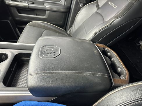 Used 2024 RAM 4500 Laramie image 18