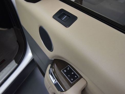 Used 2016 Land Rover Range Rover Sport HSE image 42