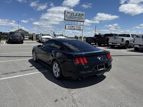 Used 2017 Ford Mustang Coupe RWD image 12