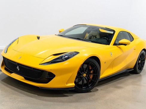 Used 2022 Ferrari 812 GTS image 4