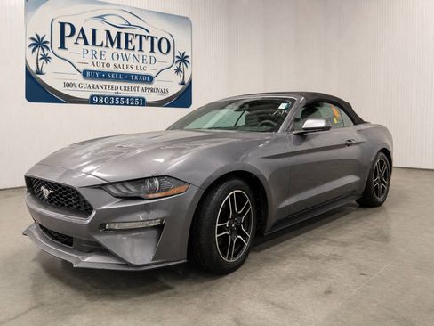 Used 2022 Ford Mustang Premium RWD image 3
