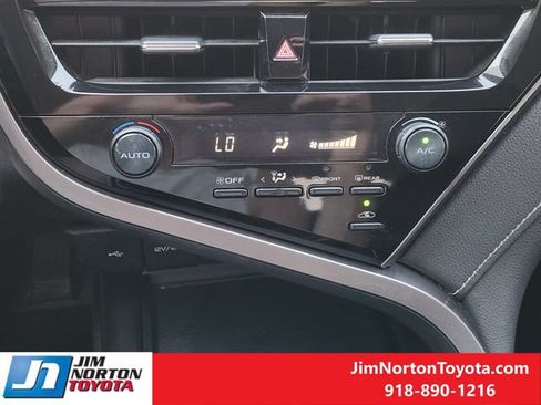 Used 2021 Toyota Camry SE FWD image 19