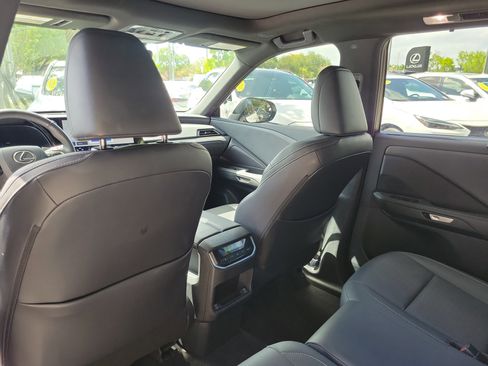 Used 2024 Lexus TX 350 FWD image 11