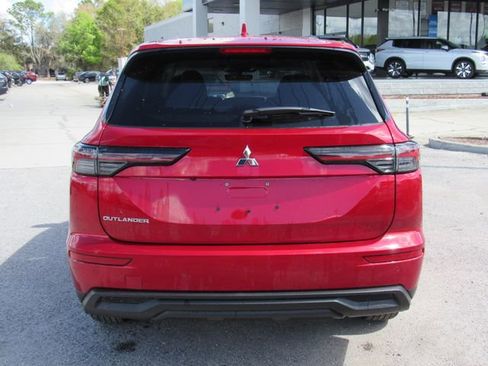 New 2026 Mitsubishi Outlander ES FWD image 4