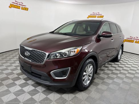 Used 2018 Kia Sorento FWD image 1