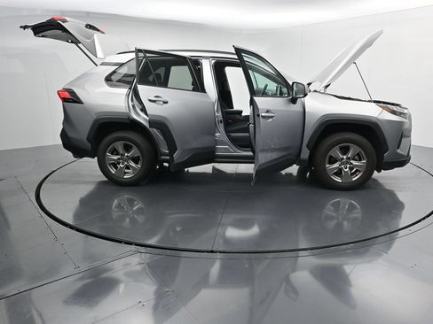 Used 2024 Toyota RAV4 XLE AWD/4WD image 27