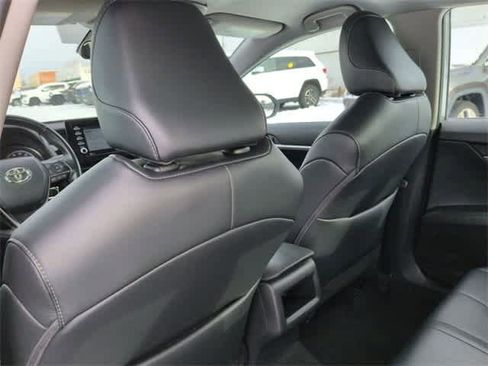 Used 2023 Toyota Camry SE image 17