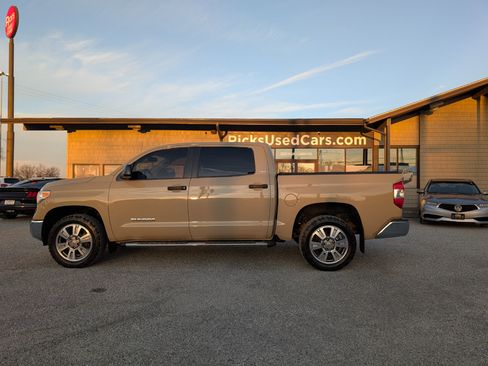 Used 2017 Toyota Tundra SR5 w/ SR5 Upgrade Package image 11