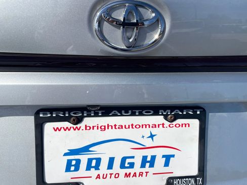 Used 2022 Toyota Corolla LE w/ Carpet Mat Package (TMS) image 5