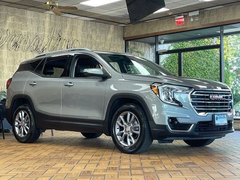 Used 2024 GMC Terrain SLT AWD/4WD image 7