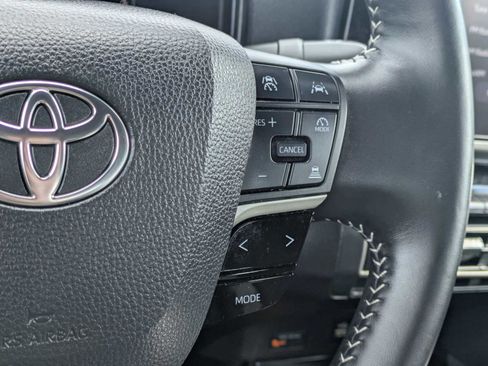 Used 2025 Toyota Camry SE image 25