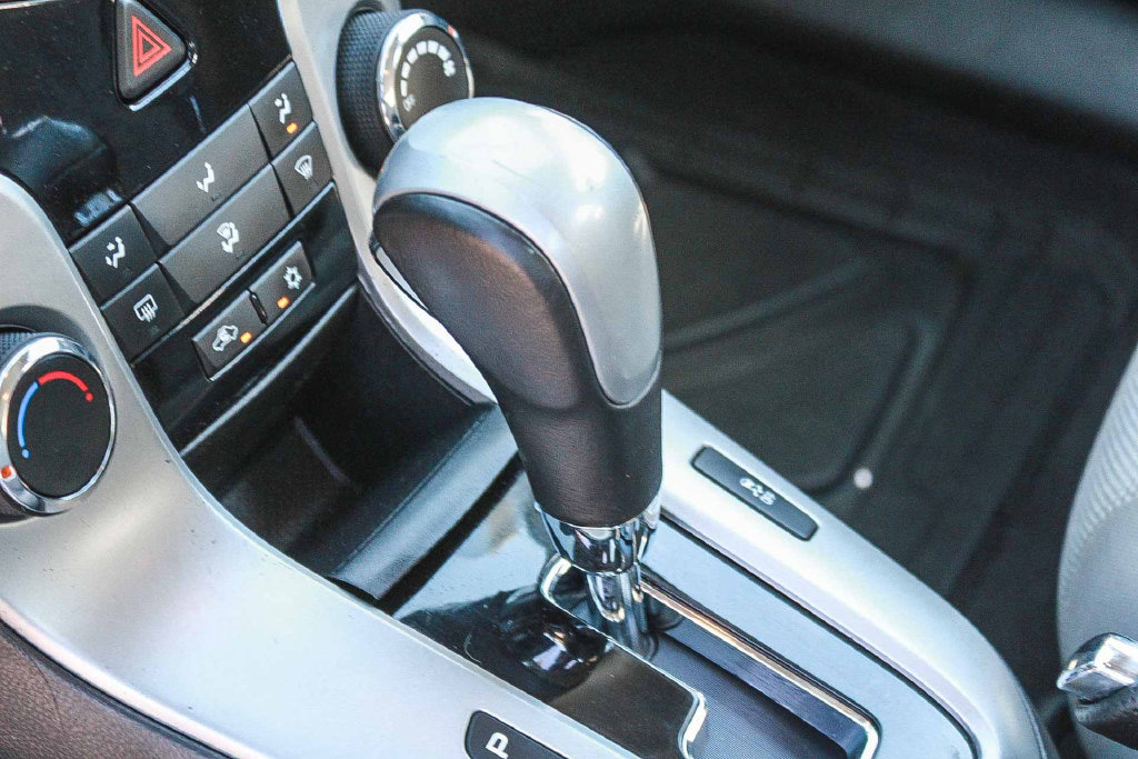 Used 2014 Chevrolet Cruze LT w/ Technology Package FWD image 19