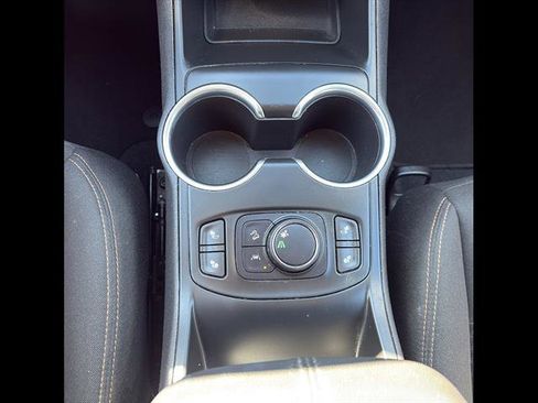 Used 2021 GMC Terrain SLE w/ Driver Convenience Package image 23