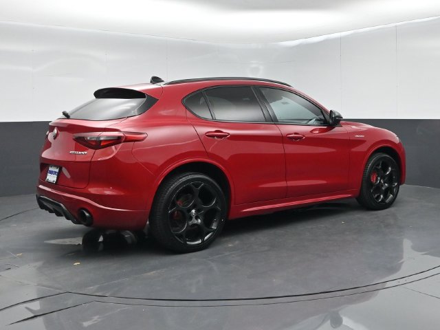 Used 2023 Alfa Romeo Stelvio Veloce AWD/4WD image 8