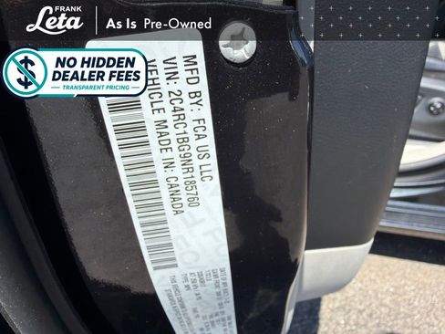 Used 2022 Chrysler Pacifica Touring-L FWD image 34