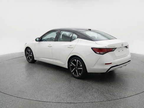 Used 2025 Nissan Sentra SV image 5