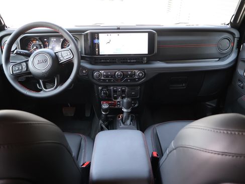 Used 2024 Jeep Wrangler Unlimited Rubicon w/ Capability Package AWD/4WD image 27