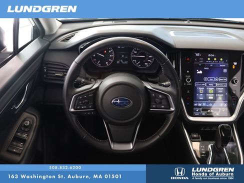 Used 2025 Subaru Outback Premium AWD/4WD image 18
