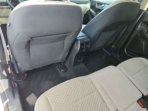 Used 2020 Ford Escape SE image 18