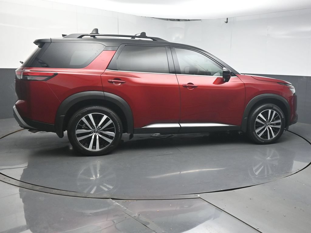 Used 2024 Nissan Pathfinder Platinum FWD image 8