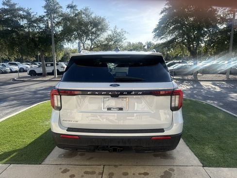 Certified 2025 Ford Explorer Active RWD image 5
