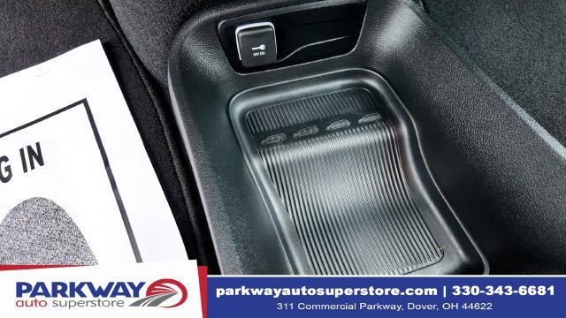 Used 2026 Chrysler Pacifica Select w/ S Appearance Package FWD image 28