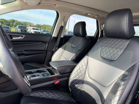Used 2024 Ford Edge Titanium AWD/4WD image 16