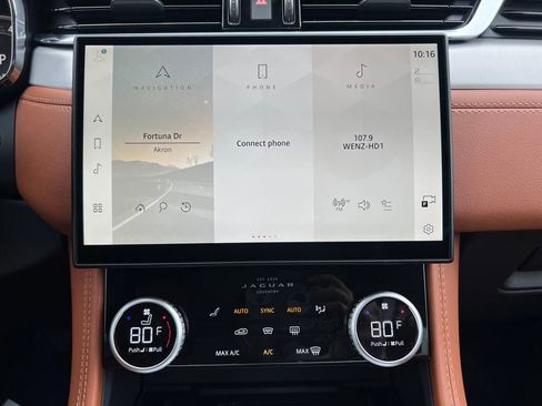 New 2025 Jaguar F-PACE R-Dynamic S image 22