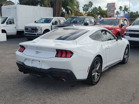 Used 2025 Ford Mustang Coupe image 5