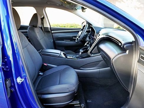 Certified 2024 Hyundai Tucson SE image 11