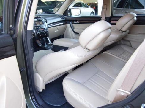Used 2013 Kia Sorento EX w/ Premium Plus Pkg image 49