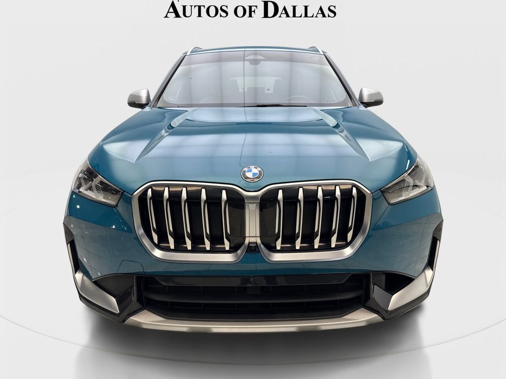Used 2023 BMW X1 xDrive28i w/ Premium Package AWD/4WD image 4