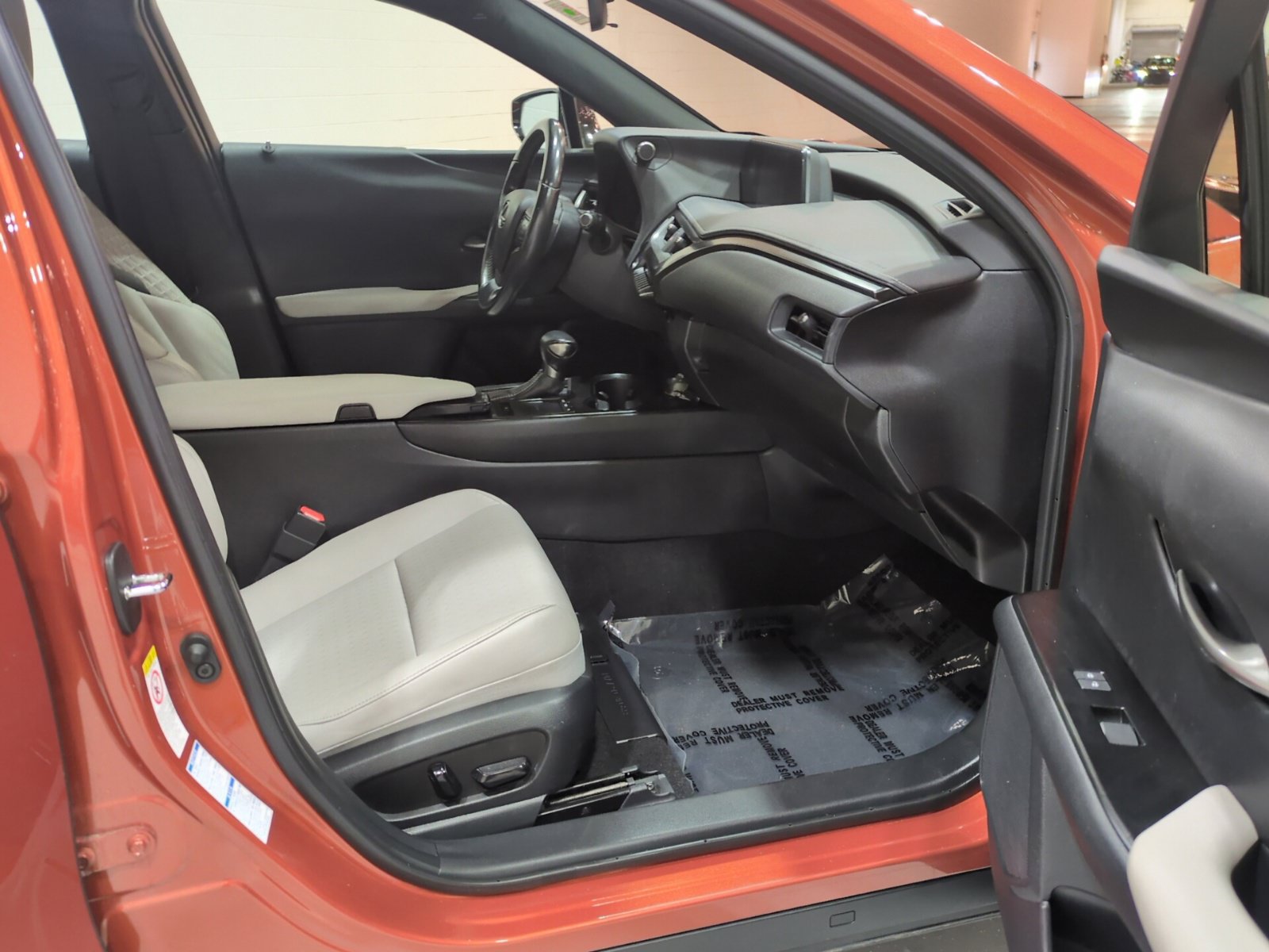 Used 2019 Lexus UX 250h w/ Accessory Package 2 AWD/4WD image 9