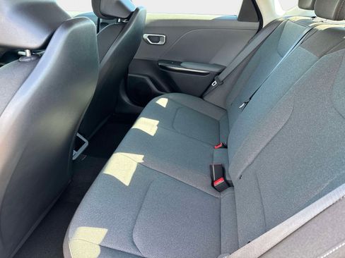 New 2026 Kia K4 LXS image 10